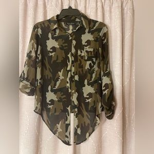 Beautiful camouflage print blouse size medium